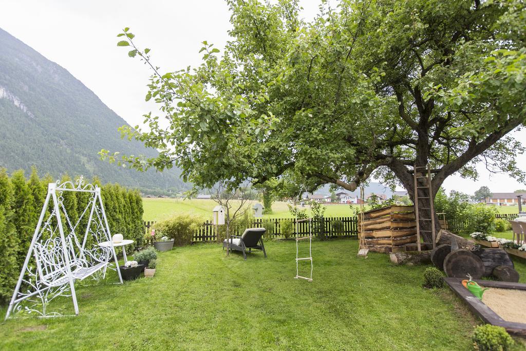 Forest Chalet, 15 Min To Salzburg Olt Town, And Most Beautiful Lakes, Secluded Location, 1,000 Sqm Garden, Mountainview, Panorama Sauna, Bath Whirlpool, Bbq&Bikes&Sunbeds For Free, Up To 10 P Голлинг-на-Хальцахе Экстерьер фото