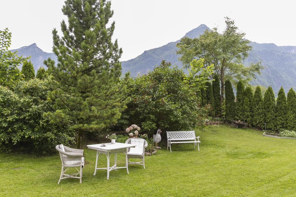 Forest Chalet, 15 Min To Salzburg Olt Town, And Most Beautiful Lakes, Secluded Location, 1,000 Sqm Garden, Mountainview, Panorama Sauna, Bath Whirlpool, Bbq&Bikes&Sunbeds For Free, Up To 10 P Голлинг-на-Хальцахе Экстерьер фото