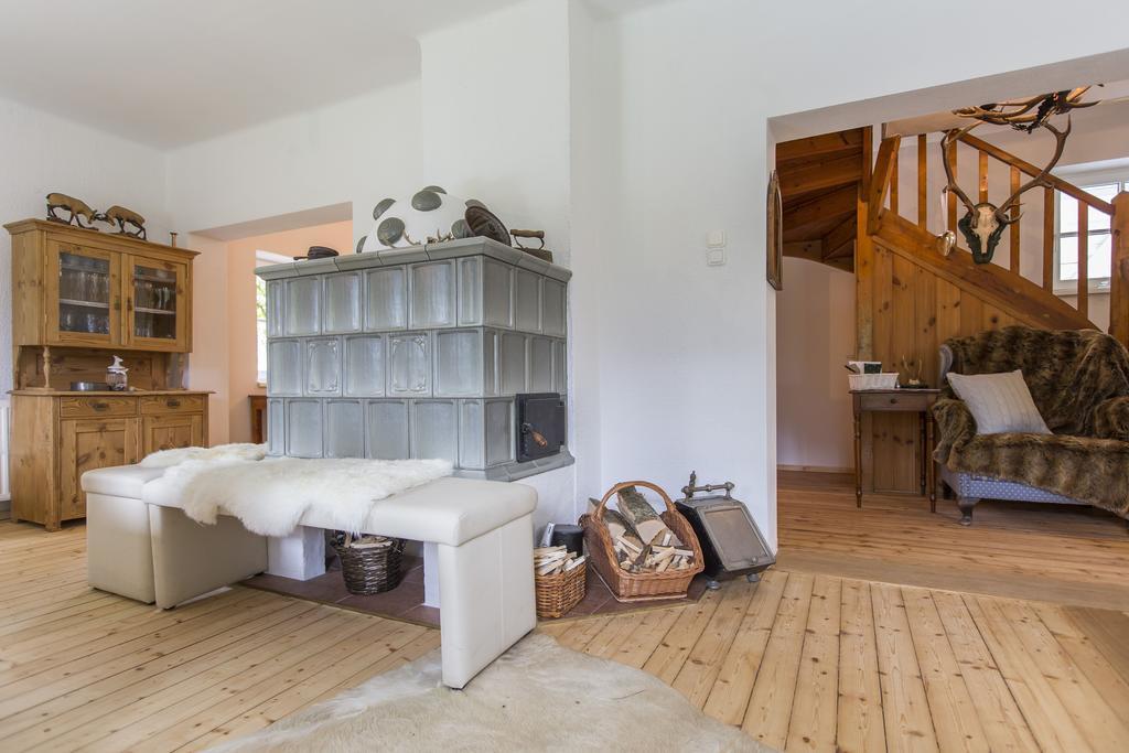 Forest Chalet, 15 Min To Salzburg Olt Town, And Most Beautiful Lakes, Secluded Location, 1,000 Sqm Garden, Mountainview, Panorama Sauna, Bath Whirlpool, Bbq&Bikes&Sunbeds For Free, Up To 10 P Голлинг-на-Хальцахе Номер фото