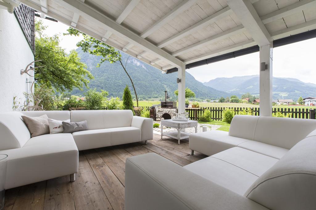Forest Chalet, 15 Min To Salzburg Olt Town, And Most Beautiful Lakes, Secluded Location, 1,000 Sqm Garden, Mountainview, Panorama Sauna, Bath Whirlpool, Bbq&Bikes&Sunbeds For Free, Up To 10 P Голлинг-на-Хальцахе Номер фото