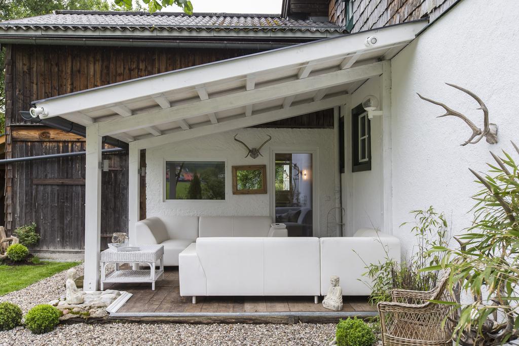 Forest Chalet, 15 Min To Salzburg Olt Town, And Most Beautiful Lakes, Secluded Location, 1,000 Sqm Garden, Mountainview, Panorama Sauna, Bath Whirlpool, Bbq&Bikes&Sunbeds For Free, Up To 10 P Голлинг-на-Хальцахе Номер фото