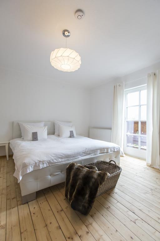 Forest Chalet, 15 Min To Salzburg Olt Town, And Most Beautiful Lakes, Secluded Location, 1,000 Sqm Garden, Mountainview, Panorama Sauna, Bath Whirlpool, Bbq&Bikes&Sunbeds For Free, Up To 10 P Голлинг-на-Хальцахе Номер фото