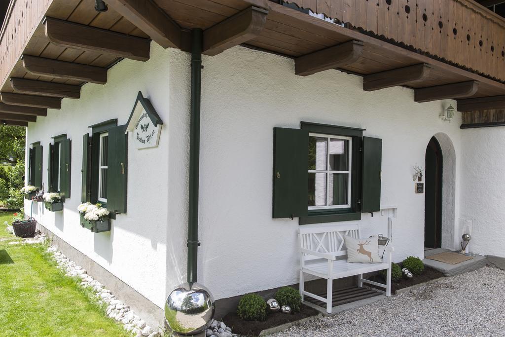 Forest Chalet, 15 Min To Salzburg Olt Town, And Most Beautiful Lakes, Secluded Location, 1,000 Sqm Garden, Mountainview, Panorama Sauna, Bath Whirlpool, Bbq&Bikes&Sunbeds For Free, Up To 10 P Голлинг-на-Хальцахе Экстерьер фото