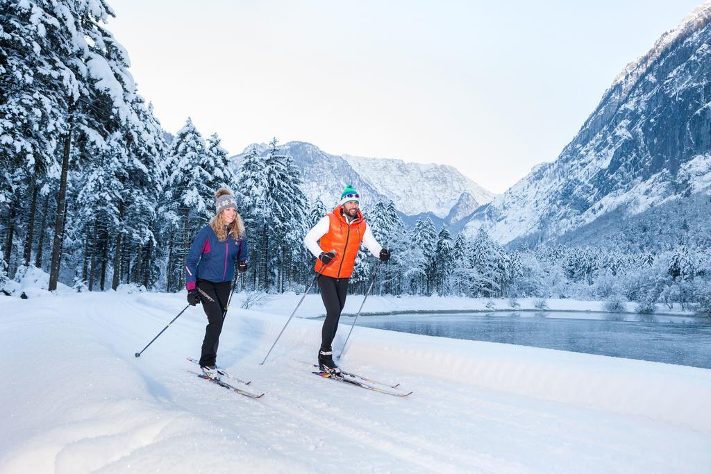 Forest Chalet, 15 Min To Salzburg Olt Town, And Most Beautiful Lakes, Secluded Location, 1,000 Sqm Garden, Mountainview, Panorama Sauna, Bath Whirlpool, Bbq&Bikes&Sunbeds For Free, Up To 10 P Голлинг-на-Хальцахе Экстерьер фото